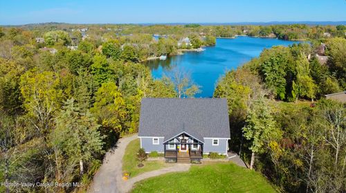 77 Longwood Dr, Athens, NY, 12015-2700 | Card Image