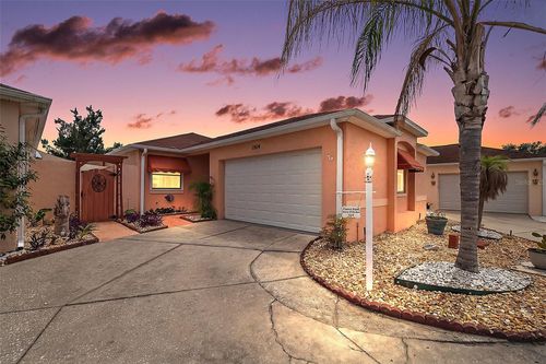 1004 Laredo Ln, LADY LAKE, FL, 32159-5775 | Card Image