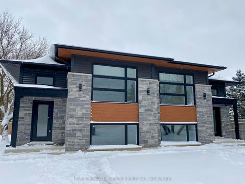 1085 Sutton St, Kincardine, ON, N2Z2G1 | Card Image