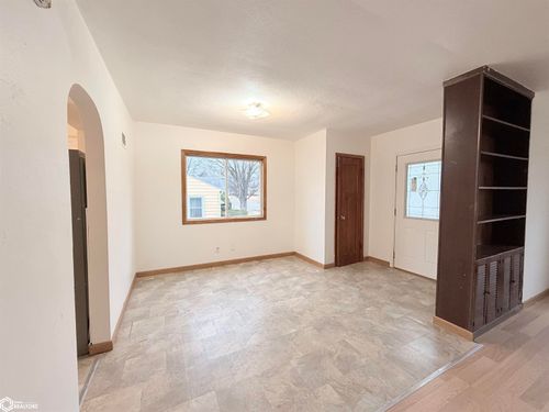 448 Mckinley Ave, Ottumwa, IA, 52501-3930 | Card Image