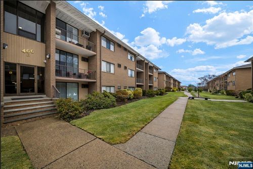 466 B Liberty, Little Ferry, NJ, 07643 | Card Image