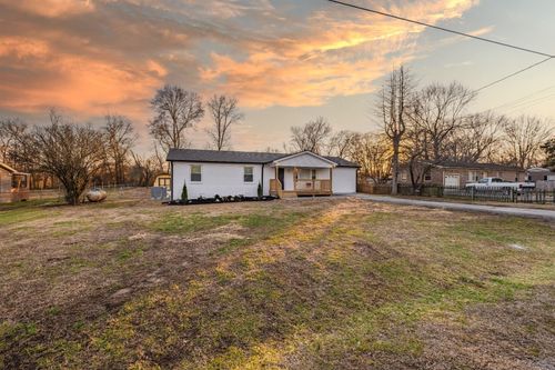 385 Limbo Dr, Hillsboro, TN, 37342-3552 | Card Image