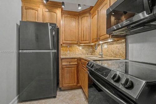 22-8609 Sw 68th Ct, Pinecrest, FL, 33156 | Card Image