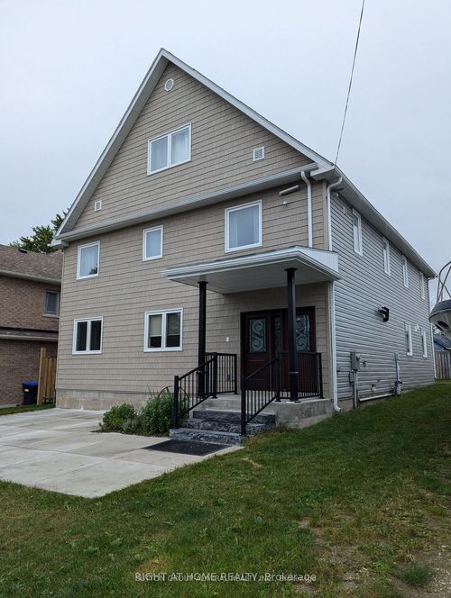 17 Middlebrook Rd, Wasaga Beach, ON, L9Z2Y6 | Card Image