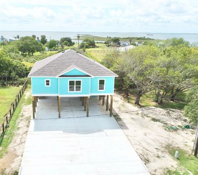 449 Swan Point Marina Road, House other with 3 bedrooms, 2 bathrooms and null parking in Seadrift TX | Image 2