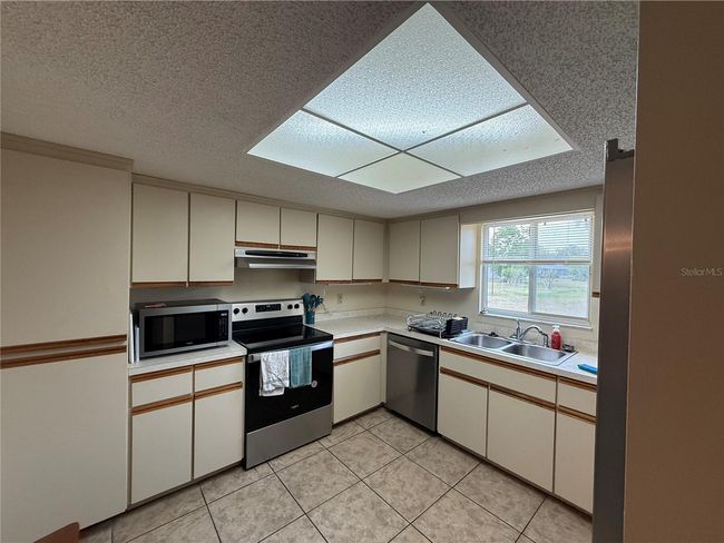 Kitchen | Image 11