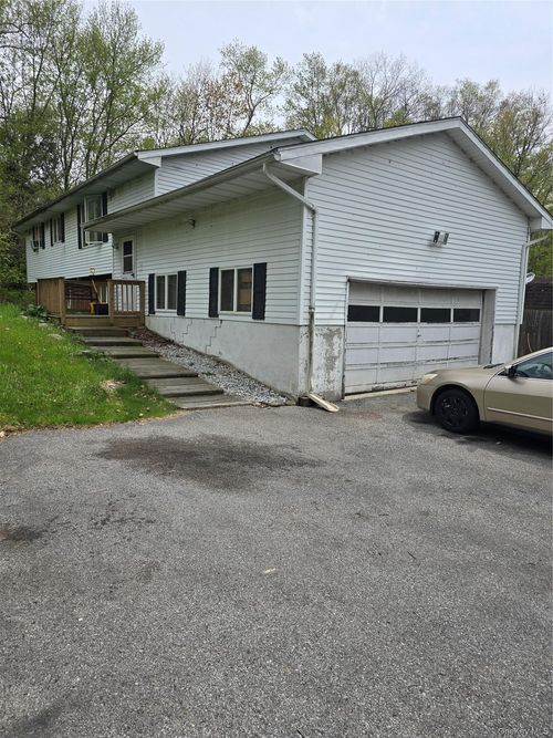 128 Crum Elbow Rd, Hyde Park, NY, 12538-2908 | Card Image