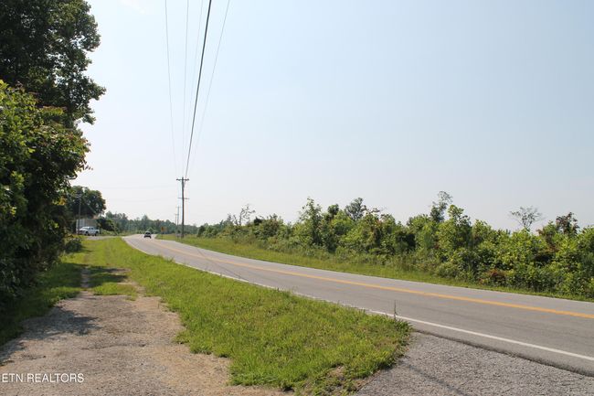 2122 Pickett Park Hwy, House other with 3 bedrooms, 2 bathrooms and null parking in Jamestown TN | Image 23