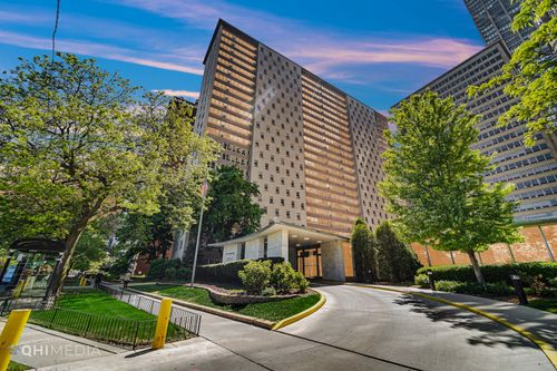 1219d-3950 N Lake Shore Drive, Chicago, IL, 60613 | Card Image