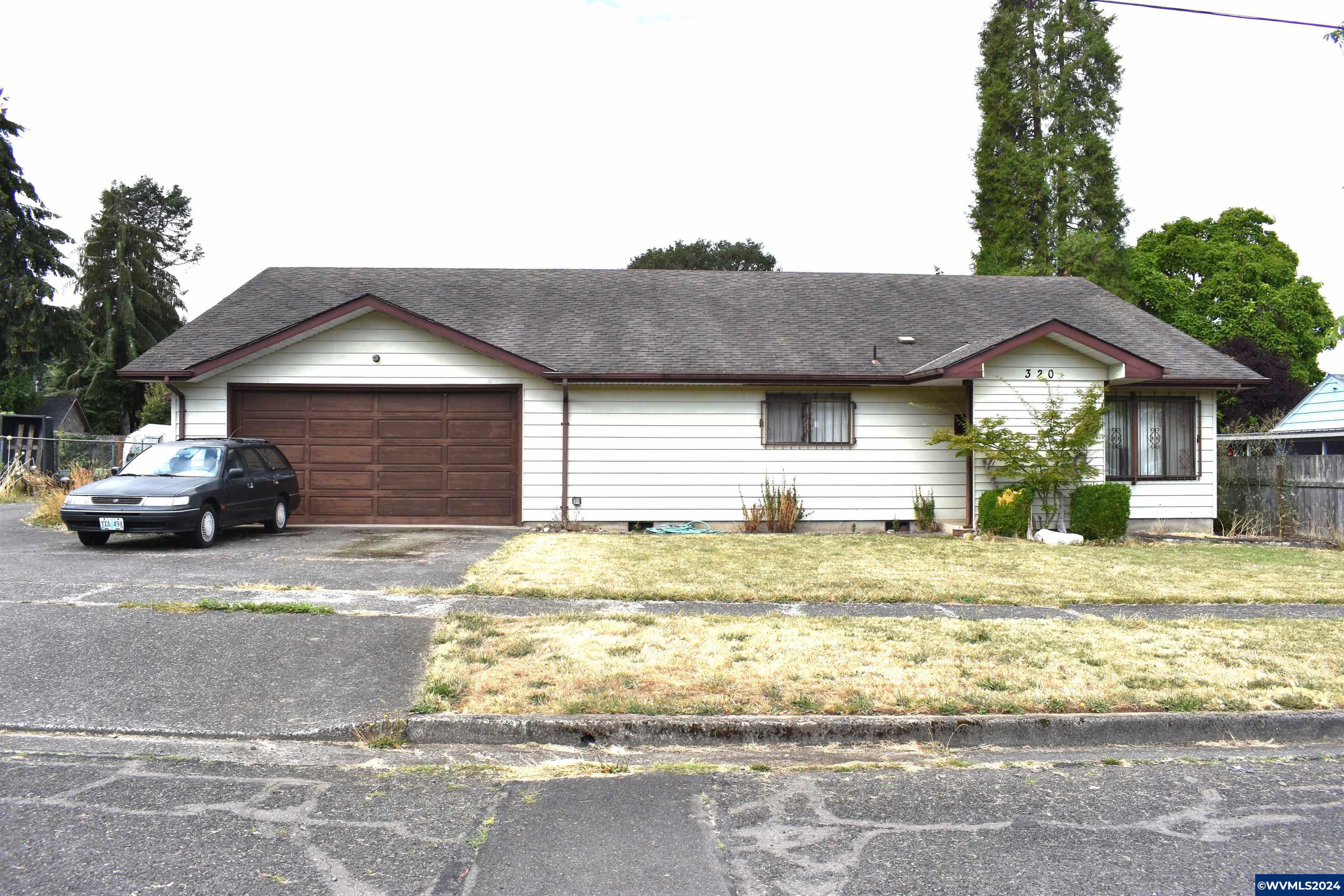 11th Ave, Sweet Home, OR 97386