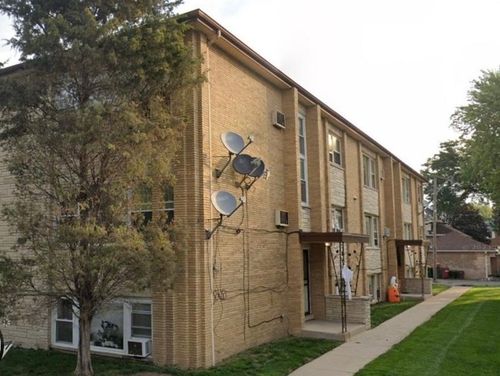 2m-3533 S Harlem Ave, Berwyn, IL, 60402-3237 | Card Image