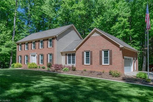 113 Havenstraat St, Kernersville, NC, 27284-7546 | Card Image