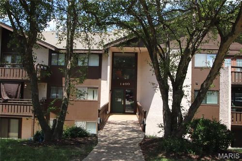 106-1400 Heritage Landing #106 Landing, St Charles, MO, 63303 | Card Image