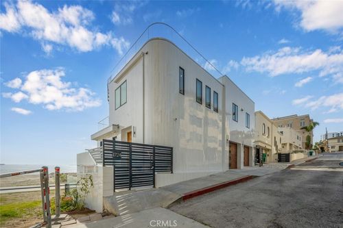 1724 Bluff Pl, Long Beach, CA, 90802-6066 | Card Image