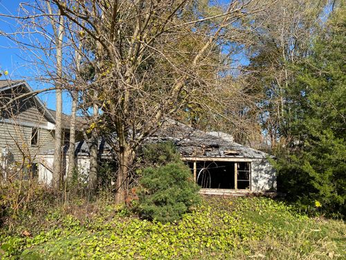 406 E Mason St, Easton, IL, 62633-7012 | Card Image