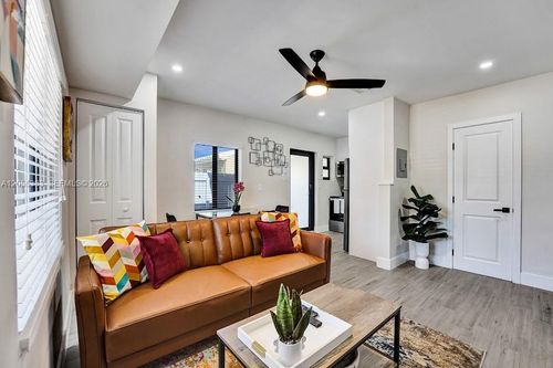 2-1405 N Andrews Ave, Fort Lauderdale, FL, 33311-6065 | Card Image