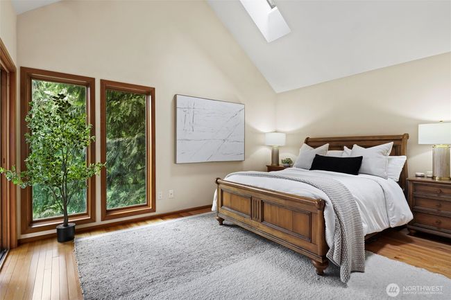 18608 Se 58 Th St, House other with 4 bedrooms, 4 bathrooms and 4 parking in Issaquah WA | Image 18