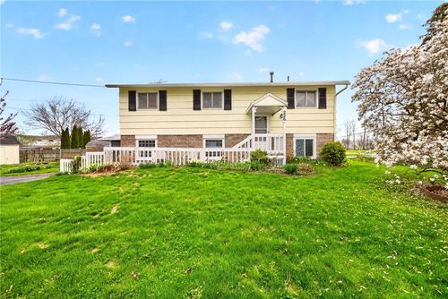 226 Lowden Point Rd, Greece, NY, 14612-1136 | Card Image