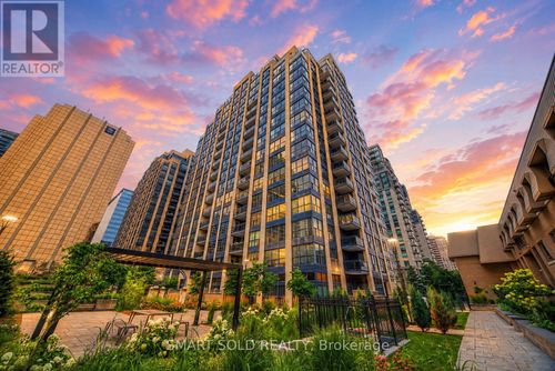 205-28 Hollywood Ave, North York, ON, M2N6S4 | Card Image