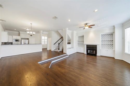 1517 Roy St, Houston, TX, 77007-3345 | Card Image