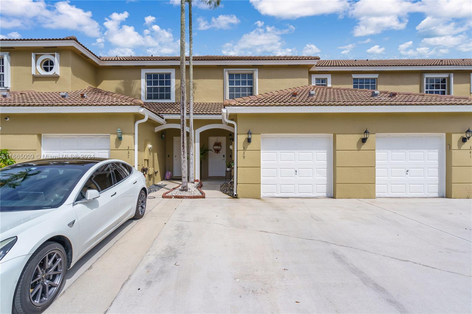 121st Ave, Pembroke Pines, FL 33025
