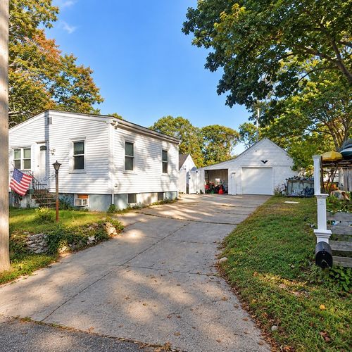 96 Birch St, Attleboro, MA, 02703-6836 | Card Image