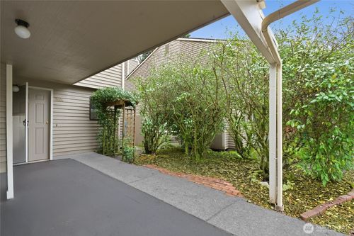 9606 Ne 121st Ln, Kirkland, WA, 98034-3702 | Card Image