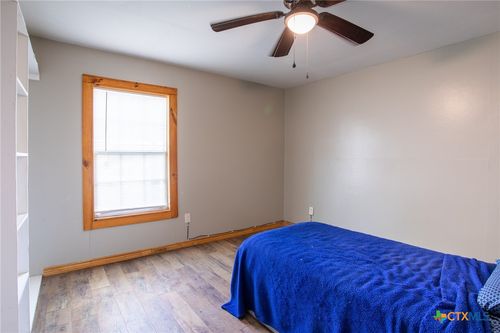 2203 Trinity St, Victoria, TX, 77901-5726 | Card Image