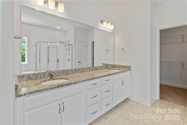 Dual Sinks | Image 28