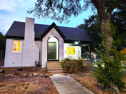 2114 N Elm St, Denton, TX, 76201-1881 | Card Image
