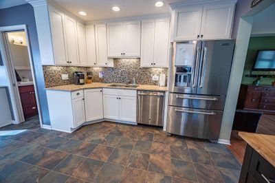 Kitchen w/SS Appliances | Image 3