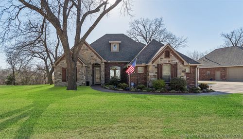 22013 Countryside Dr, Claremore, OK, 74019-2222 | Card Image