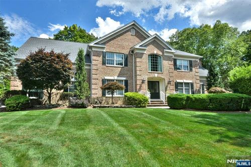 29 Hutton Dr, Mahwah, NJ, 07430-2985 | Card Image