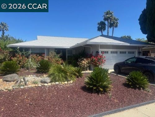 863 Saint John Cir, Concord, CA, 94518-2118 | Card Image