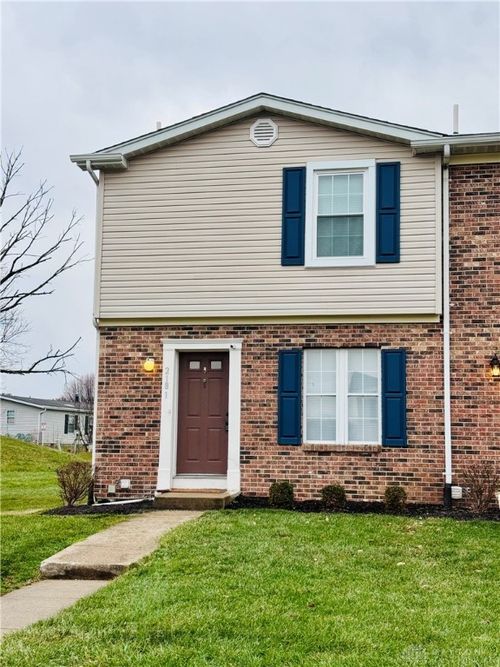 2181 Chapel Dr, Fairborn, OH, 45324-6429 | Card Image