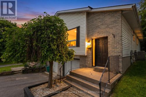 8 Trillium Crt, Kingston, ON, K7K6W9 | Card Image