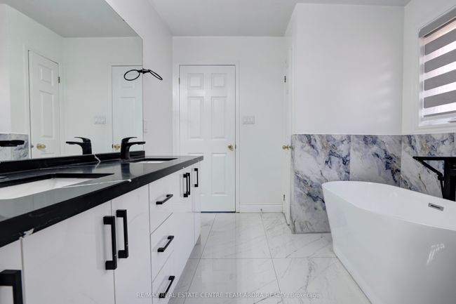 247 Cresthaven Rd, House other with 7 bedrooms, 7 bathrooms and 4 parking in Brampton ON | Image 34