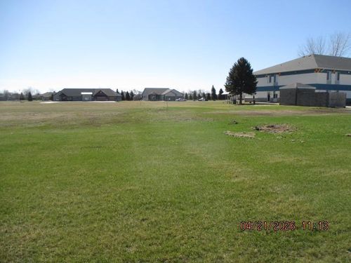 1884 Two Ten Dr, Wahpeton, ND, 58075-3199 | Card Image