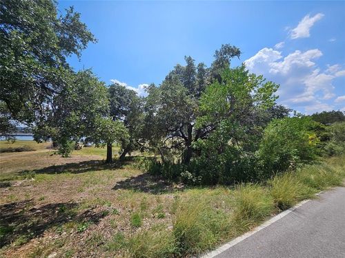 2913 Constitution Sq, Lago Vista, TX, 78645-7222 | Card Image