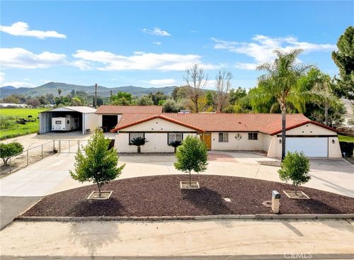 42325 Whittier Avenue, Hemet, CA, 92544 | Card Image