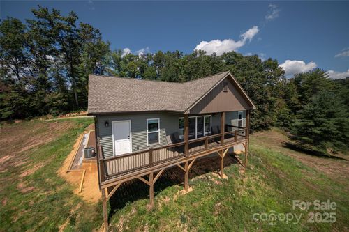 71 Banks Creek Rd, Burnsville, NC, 28714-8208 | Card Image
