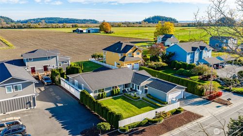 733 Maple Avenue, La Conner, WA, 98257 | Card Image