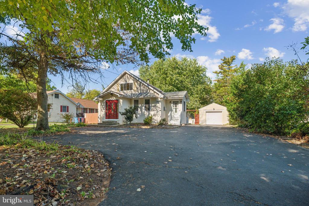 Richardson Rd, Lansdale, PA 19446