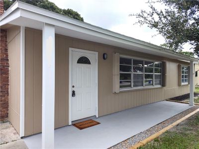 571 Balboa Street, House other with 2 bedrooms, 1 bathrooms and null parking in Sebastian FL | Image 2