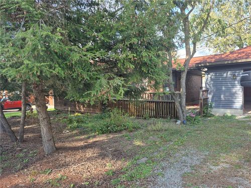 352 3rd St, Smithton, PA, 15479-1005 | Card Image