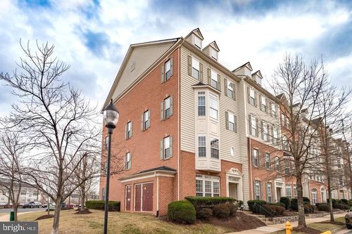 2584 Eastbourne Dr, WOODBRIDGE, VA, 22191-4059 | Card Image