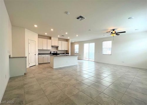 2970 Saltillo Ln, Las Vegas, NV, 89121-2524 | Card Image