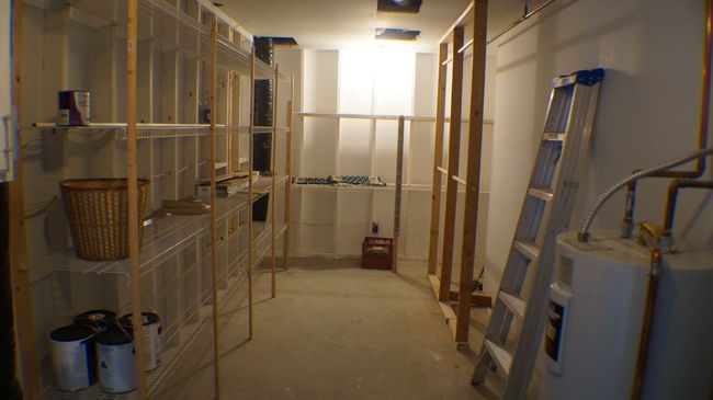 Backroom storage with shelfs | Image 26