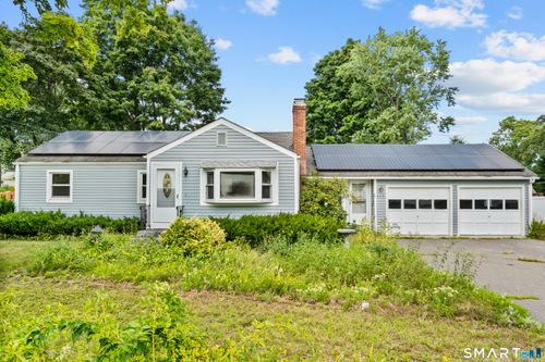 422 Denslow St, Windsor Locks, CT, 06096-1616 | Card Image