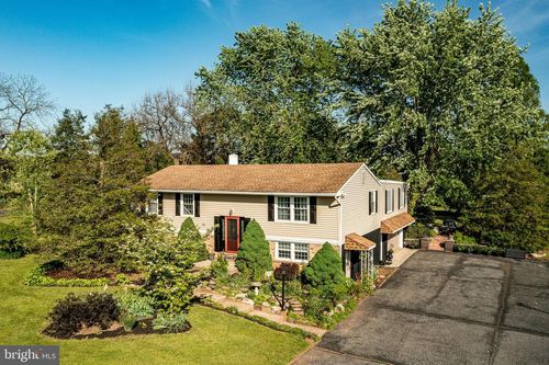 13 Wartman Rd, COLLEGEVILLE, PA, 19426-1718 | Card Image
